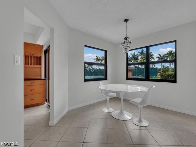 1512 Mainsail DR 10, Naples, FL 34114