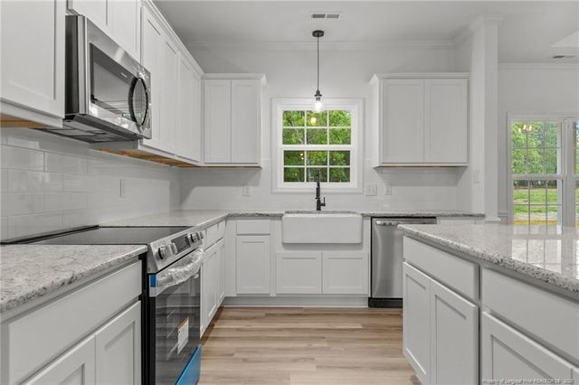 395 Zeppelin Lane, Raeford, NC 28376