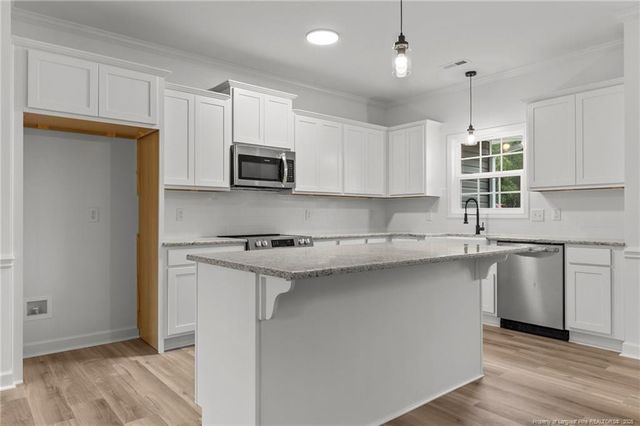 395 Zeppelin Lane, Raeford, NC 28376