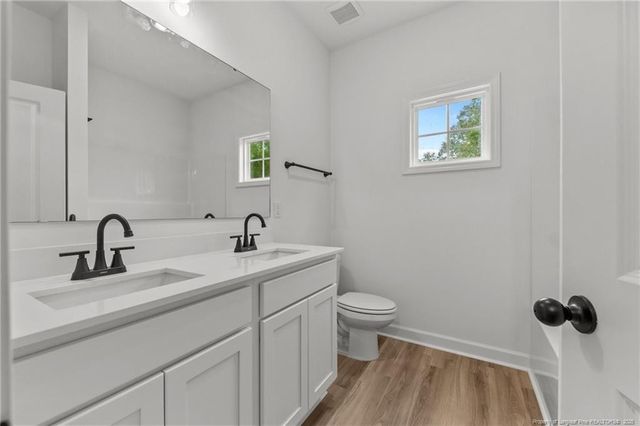 395 Zeppelin Lane, Raeford, NC 28376