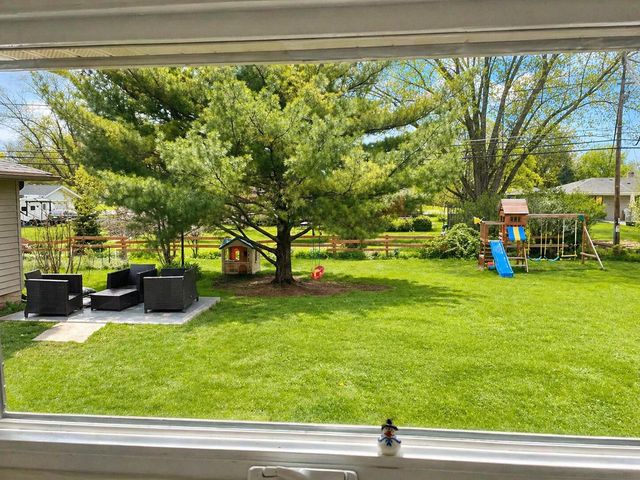 2985 Arbor DRIVE, Brookfield, WI 53005