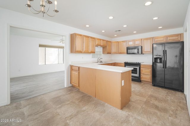 8955 W MEADOWBROOK Avenue, Phoenix, AZ 85037