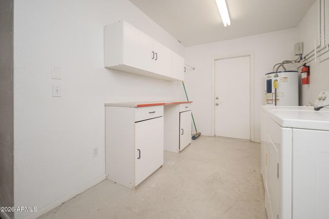 8955 W MEADOWBROOK Avenue, Phoenix, AZ 85037