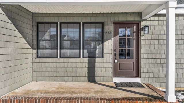 213 Hamilton Drive, Toms River, NJ 08753