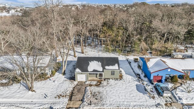 213 Hamilton Drive, Toms River, NJ 08753