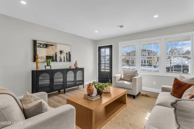 213 Hamilton Drive, Toms River, NJ 08753