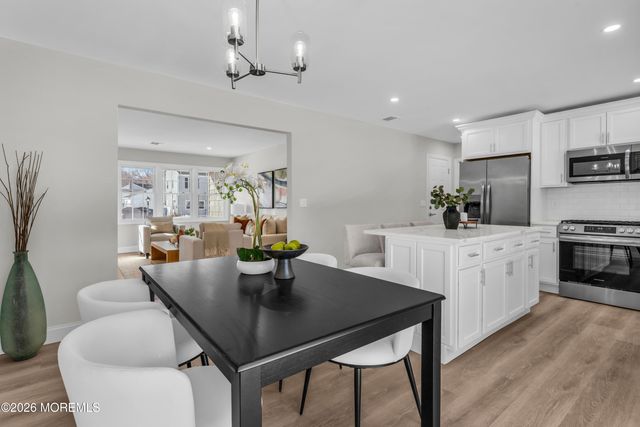 213 Hamilton Drive, Toms River, NJ 08753