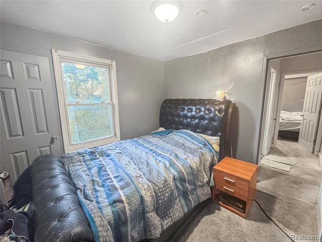 8805 Whitlock Avenue, Dearborn, MI 48126