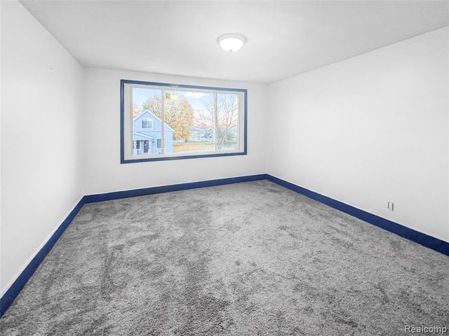 8805 Whitlock Avenue, Dearborn, MI 48126