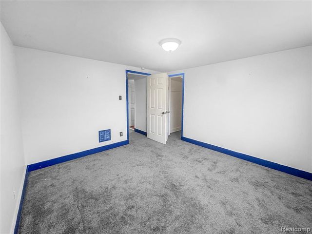 8805 Whitlock Avenue, Dearborn, MI 48126