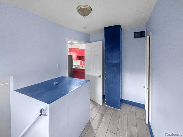 8805 Whitlock Avenue, Dearborn, MI 48126