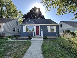 8621 W Lisbon AVENUE, Milwaukee, WI 53222