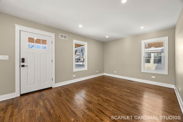 213 S Yale Avenue, Villa Park, IL 60181