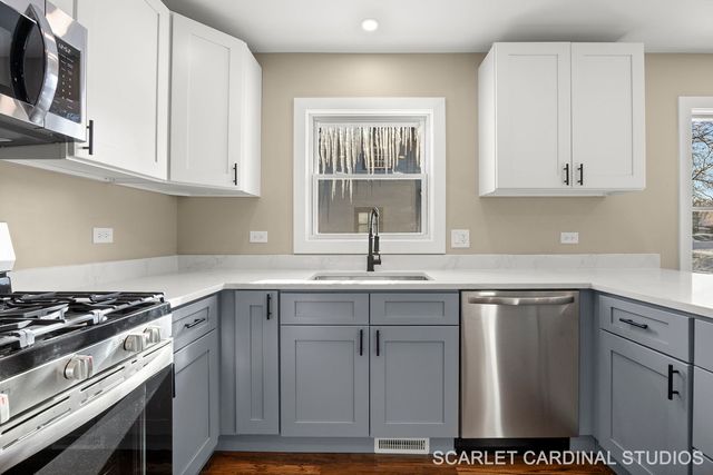 213 S Yale Avenue, Villa Park, IL 60181