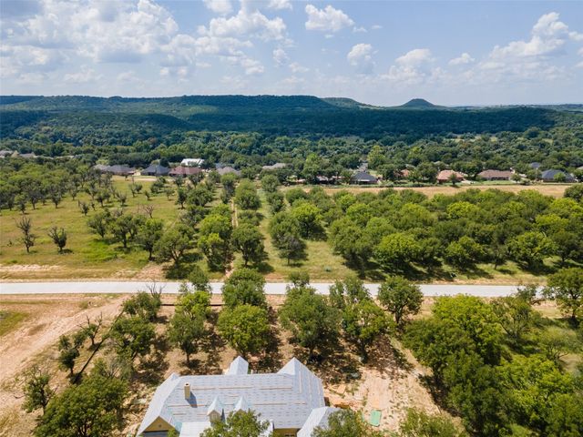 3107 E Landings S, Granbury, TX 76049