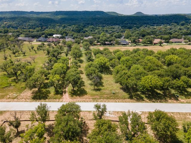 3107 E Landings S, Granbury, TX 76049