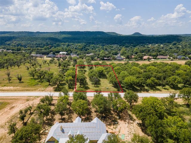 3107 E Landings S, Granbury, TX 76049
