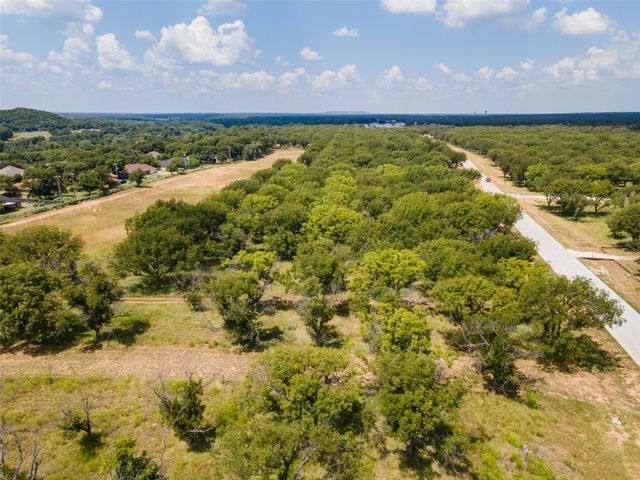 3107 E Landings S, Granbury, TX 76049