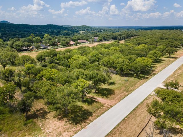 3107 E Landings S, Granbury, TX 76049