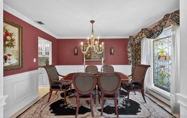 18 Chardonnay Road, Commack, NY 11725