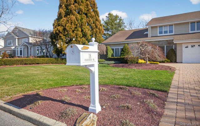 18 Chardonnay Road, Commack, NY 11725