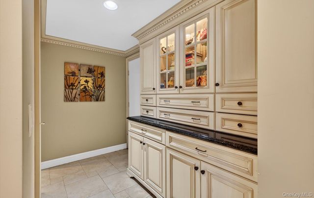 18 Chardonnay Road, Commack, NY 11725