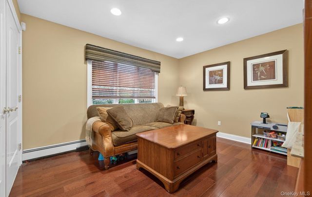 18 Chardonnay Road, Commack, NY 11725