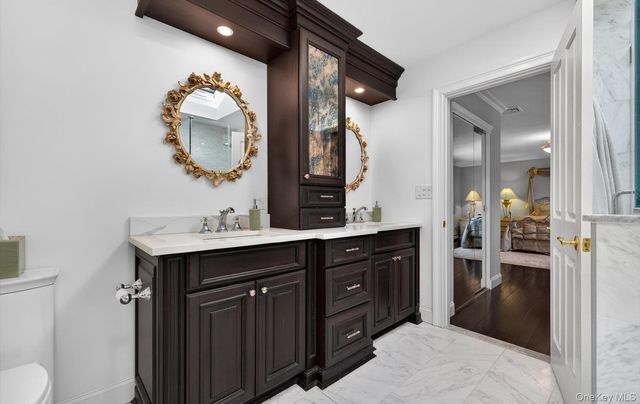 18 Chardonnay Road, Commack, NY 11725