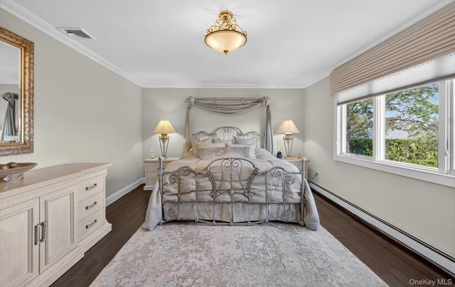 18 Chardonnay Road, Commack, NY 11725