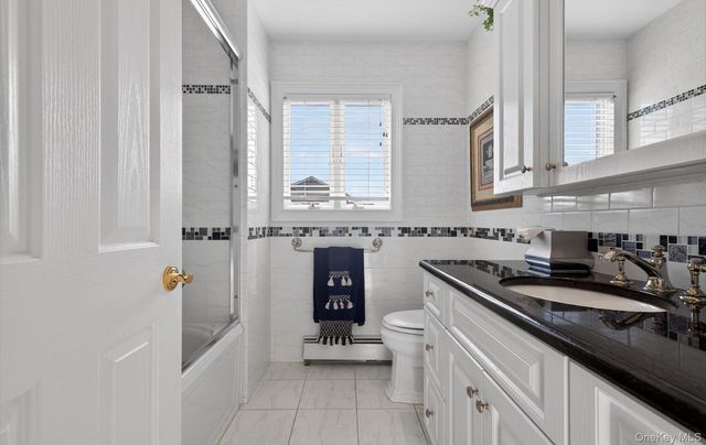 18 Chardonnay Road, Commack, NY 11725