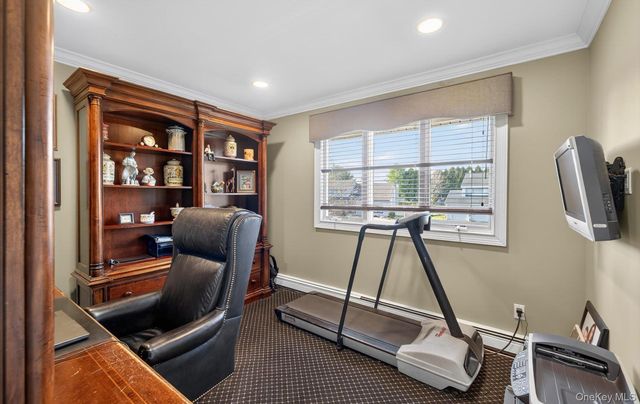 18 Chardonnay Road, Commack, NY 11725