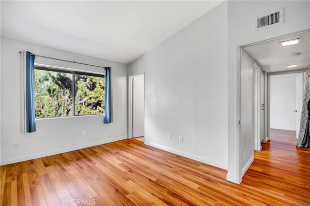 7308 Corbin Avenue G, Reseda, CA 91335