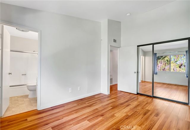 7308 Corbin Avenue G, Reseda, CA 91335