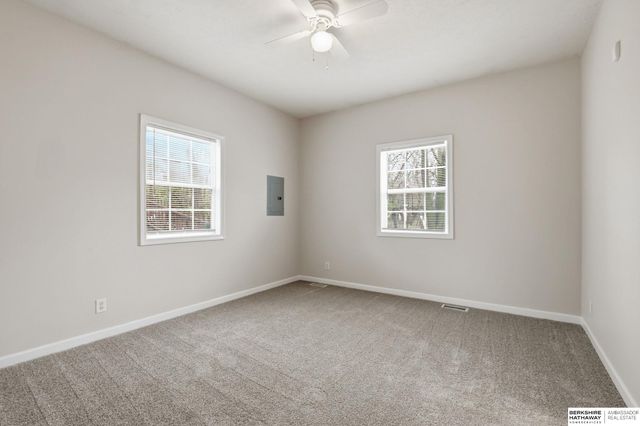 3725 N 55th Street, Omaha, NE 68104