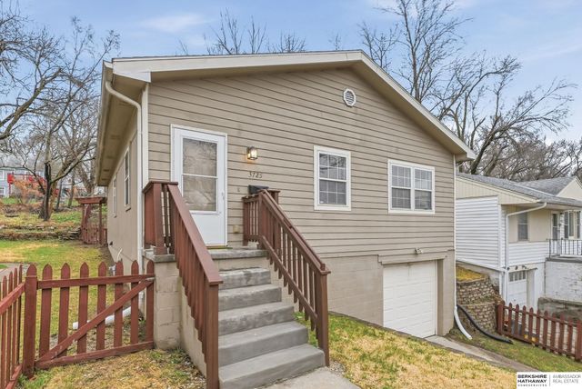 3725 N 55th Street, Omaha, NE 68104