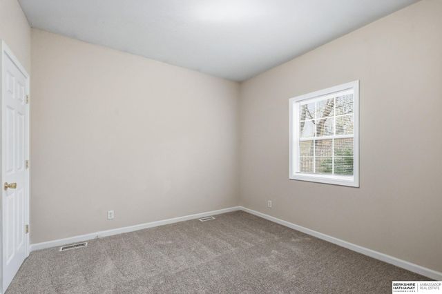 3725 N 55th Street, Omaha, NE 68104