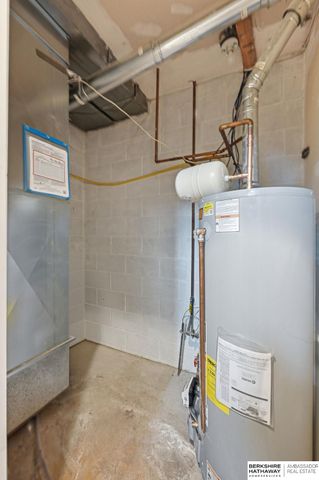 3725 N 55th Street, Omaha, NE 68104