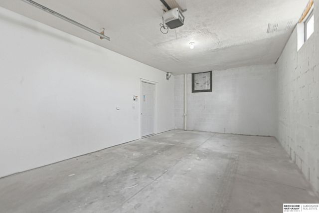 3725 N 55th Street, Omaha, NE 68104