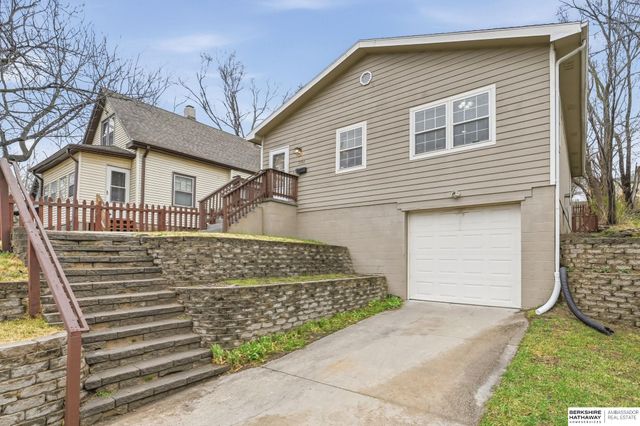 3725 N 55th Street, Omaha, NE 68104