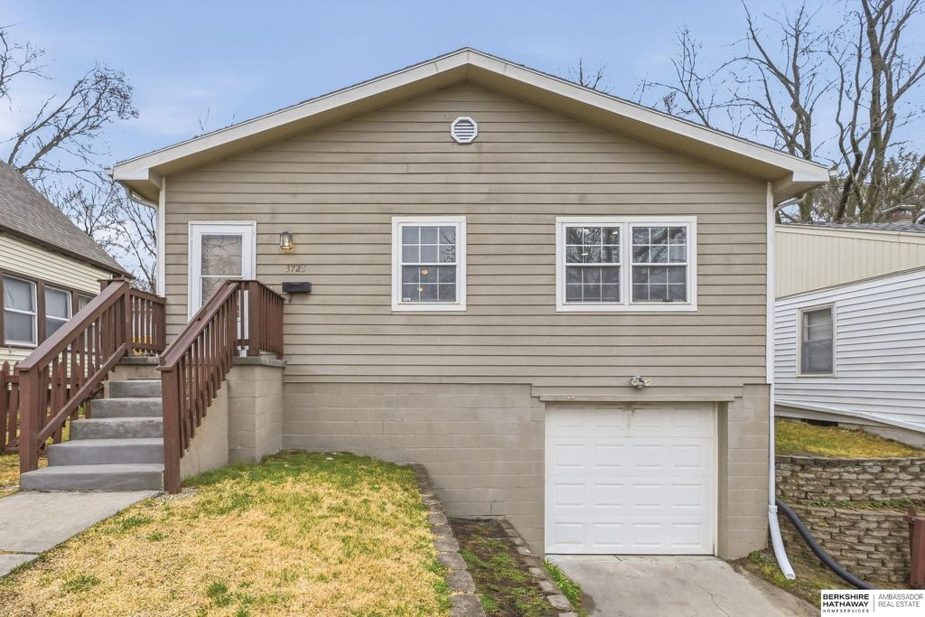 3725 N 55th Street, Omaha, NE 68104