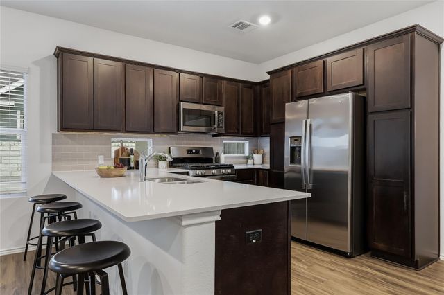 1337 Weatherford LN, Leander, TX 78641