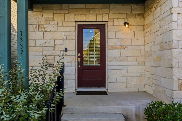 1337 Weatherford LN, Leander, TX 78641