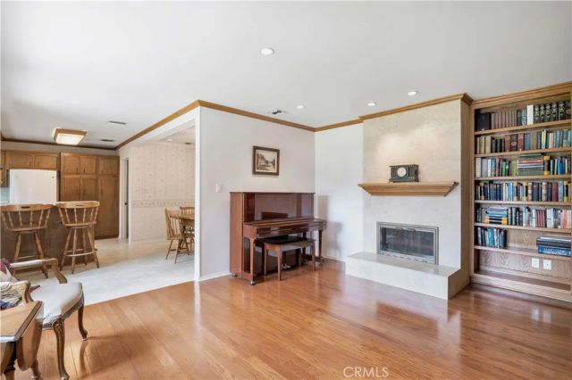 15803 Gault Street, Lake Balboa, CA 91406