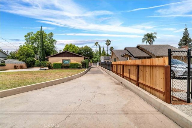 15803 Gault Street, Lake Balboa, CA 91406