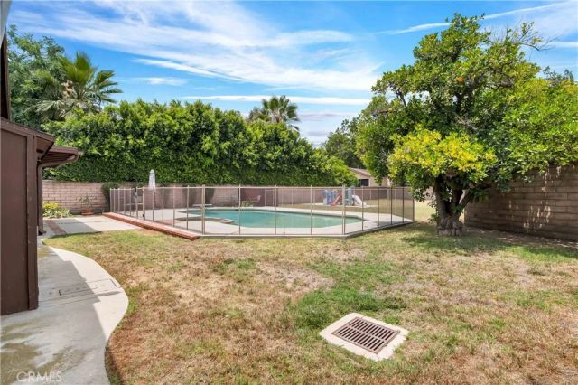 15803 Gault Street, Lake Balboa, CA 91406