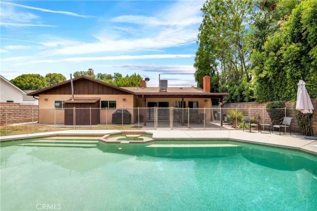 15803 Gault Street, Lake Balboa, CA 91406