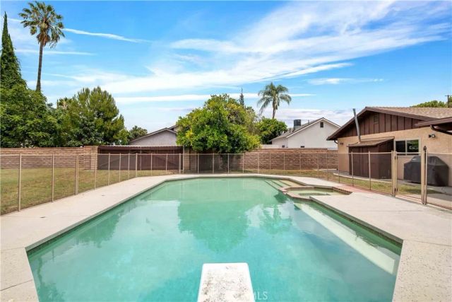 15803 Gault Street, Lake Balboa, CA 91406