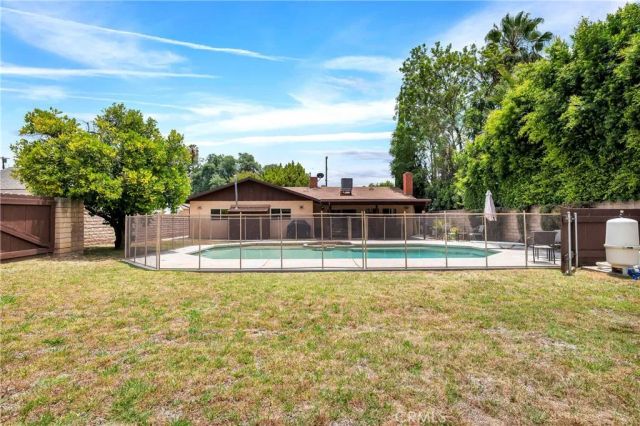 15803 Gault Street, Lake Balboa, CA 91406