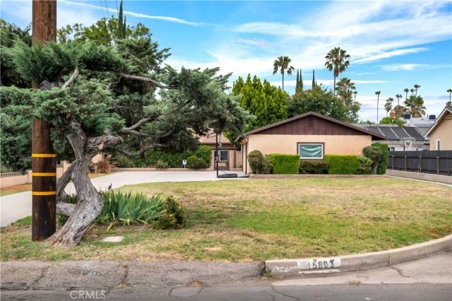 15803 Gault Street, Lake Balboa, CA 91406