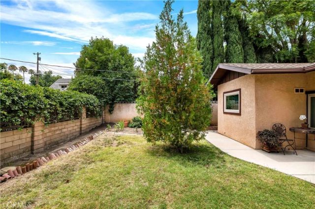 15803 Gault Street, Lake Balboa, CA 91406